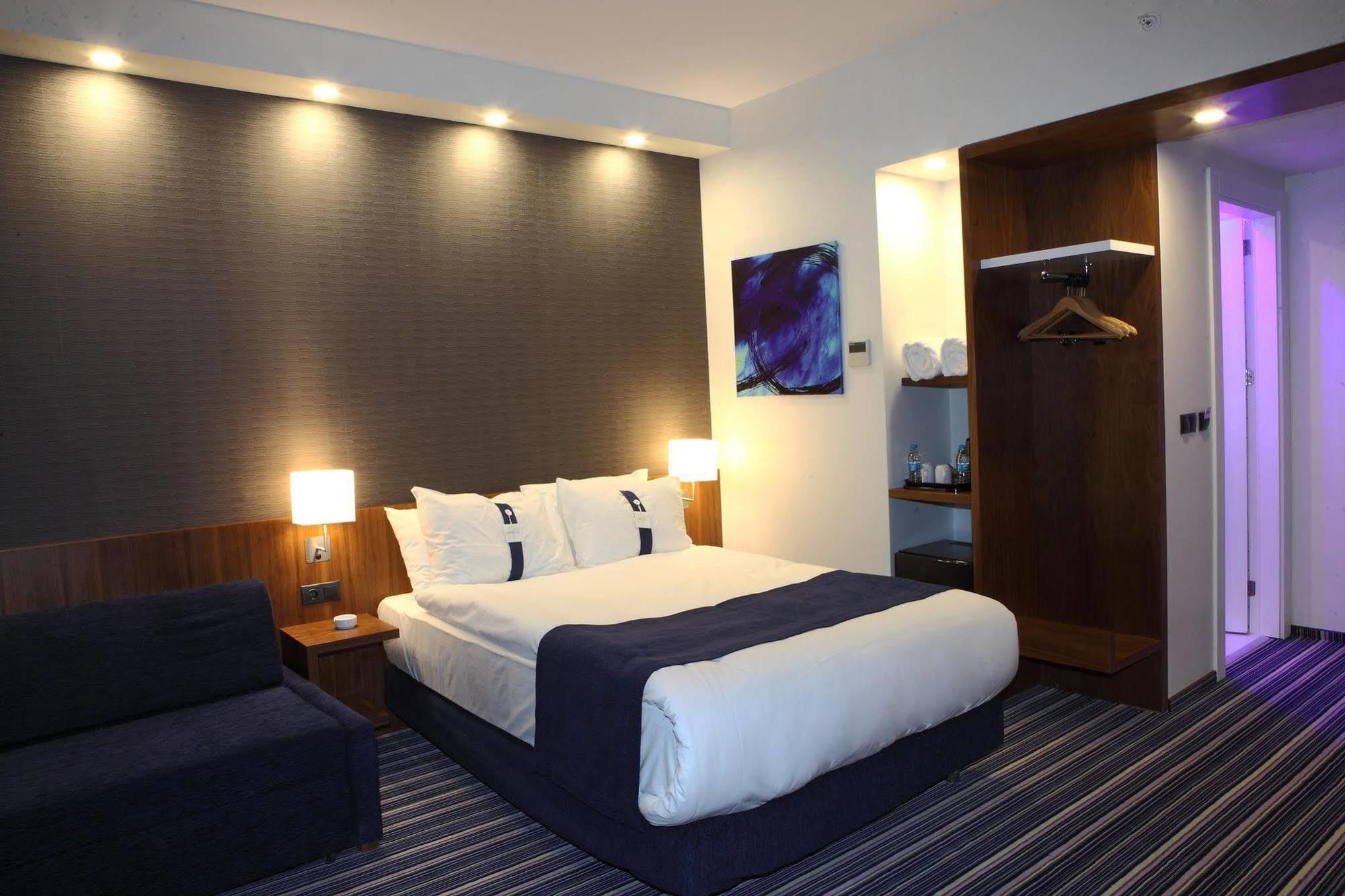 Holiday Inn Express Manisa-West By Ihg Bagian luar foto